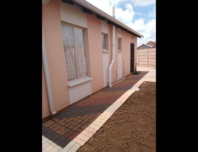 2 BEDROOM HOUSE FOR SALE IN SKY CITY